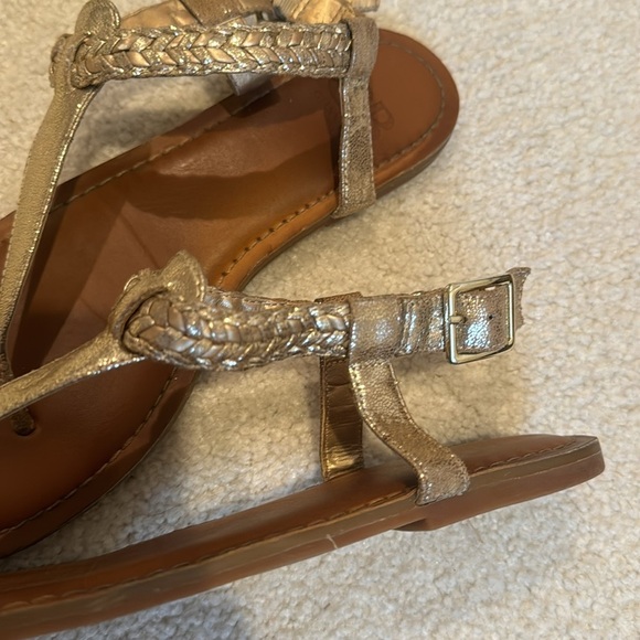 Gianni Bini Elegant Gold Women's Sandals - Picture 2 of 5